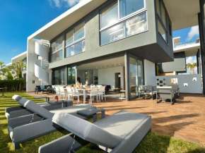 Villa Limni Dyo - Luxurious Contemporary 3 Bedroom Villa with Sea Views and Hot Tub